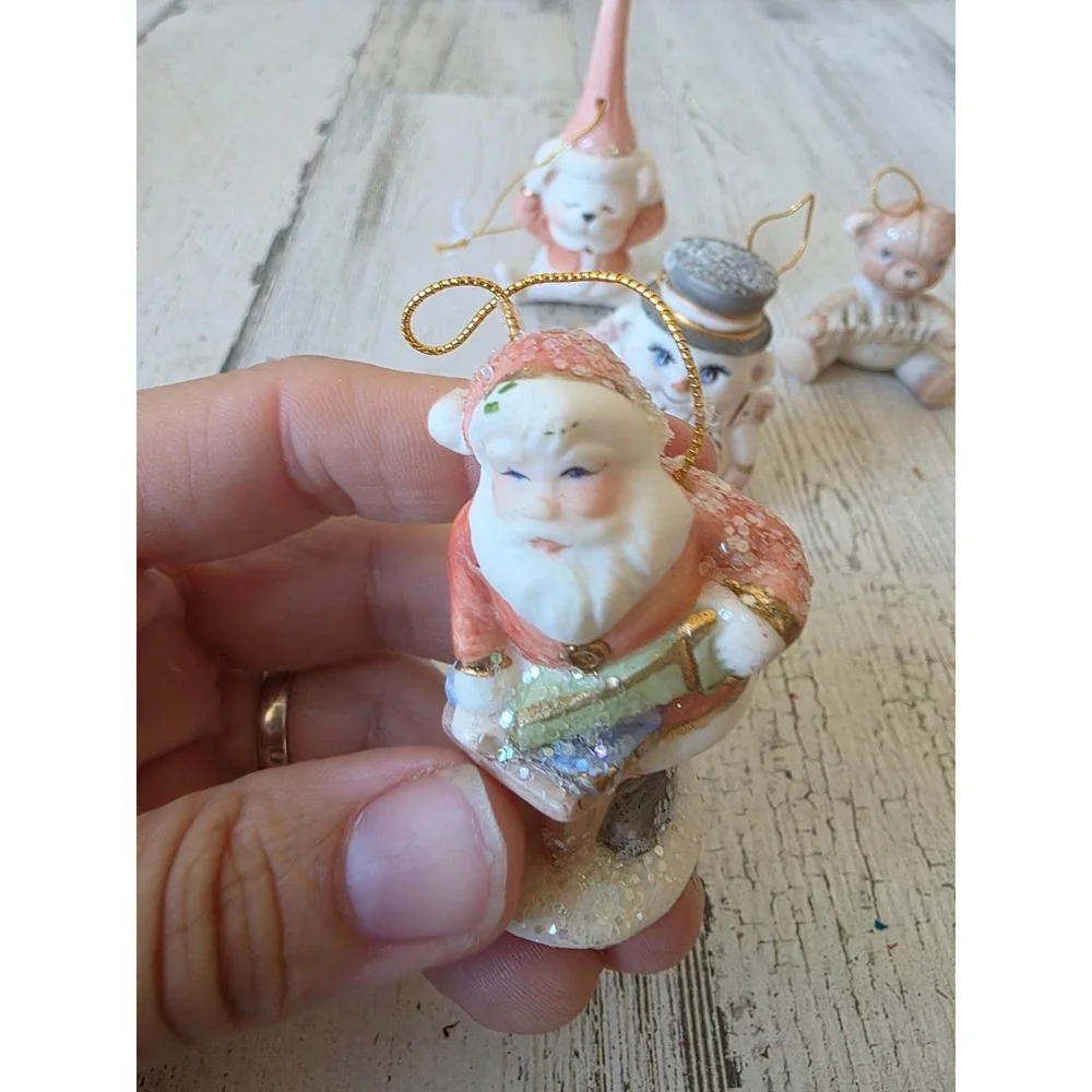 unbranded smaller ornaments